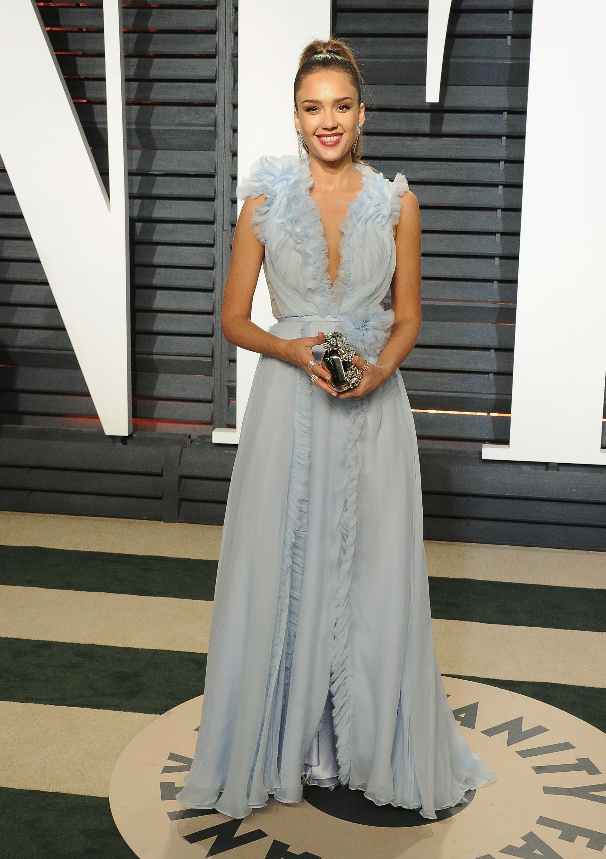 jessica alba silver dress