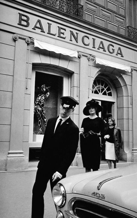 Britt Ekland shopping at Balenciaga in 1962