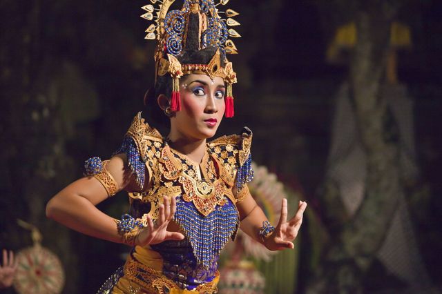 Indonesian dancer indonesia
