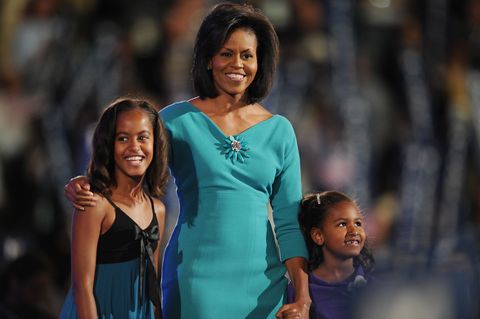 Michelle obama with sasha obama & malia obama
