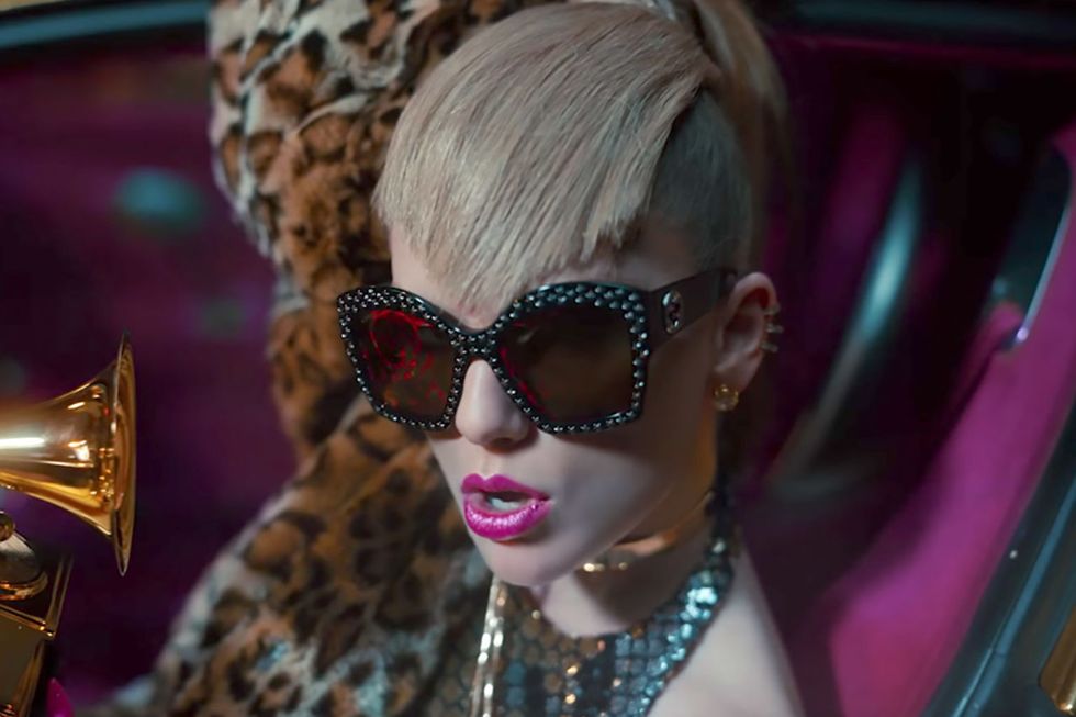 <p>Or, wait, no—maybe it's wild, party-girl Taylor? With glittery fuchsia lipstick and thick, combed-over bangs?&nbsp;&nbsp;</p>