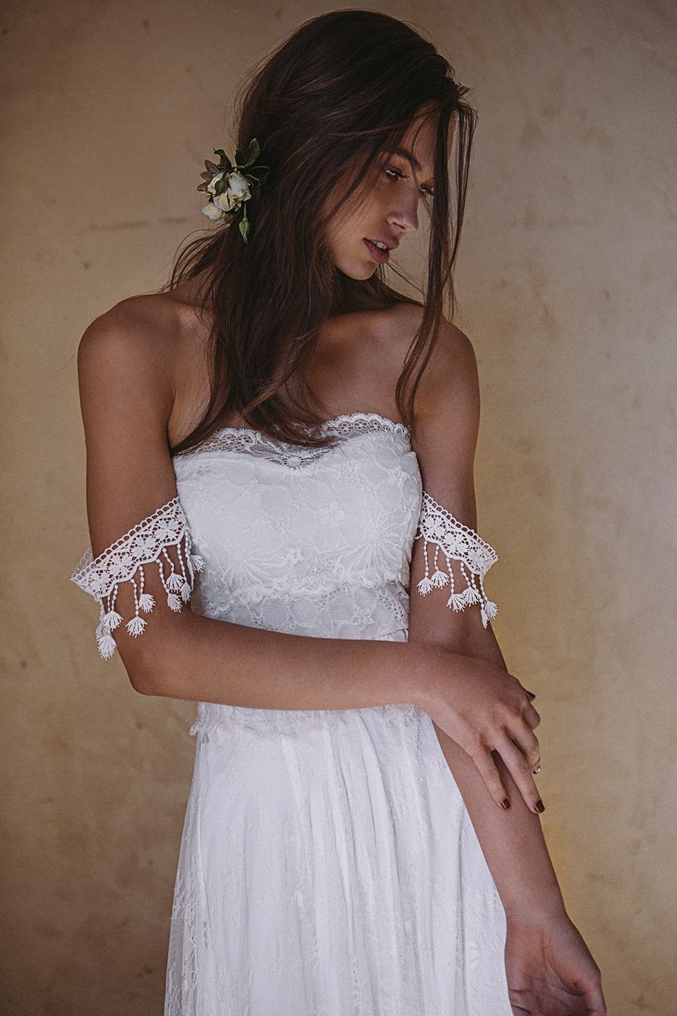 White, Clothing, Shoulder, Beauty, Arm, Bridal accessory, Dress, Joint, Long hair, Fashion, 