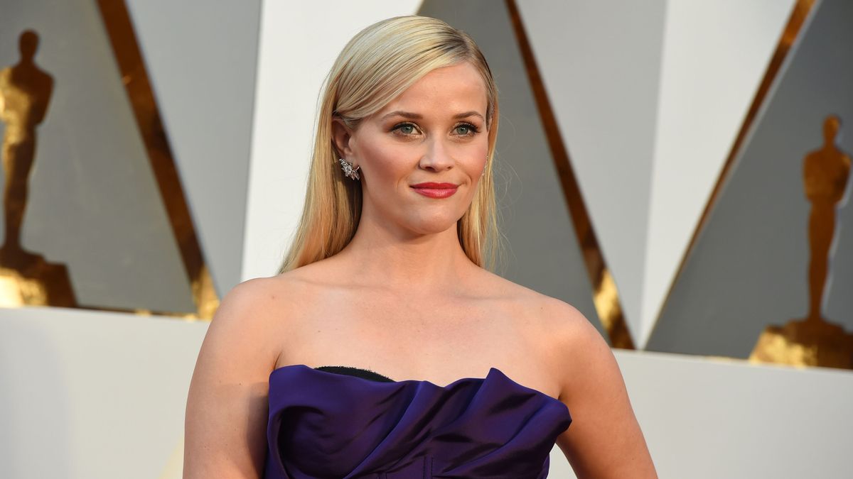 reese witherspoon parpadea abajo