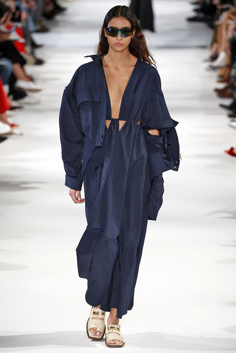 Stella McCartney SS18: Boiler Suits, Big Silhouettes And Bold Prints