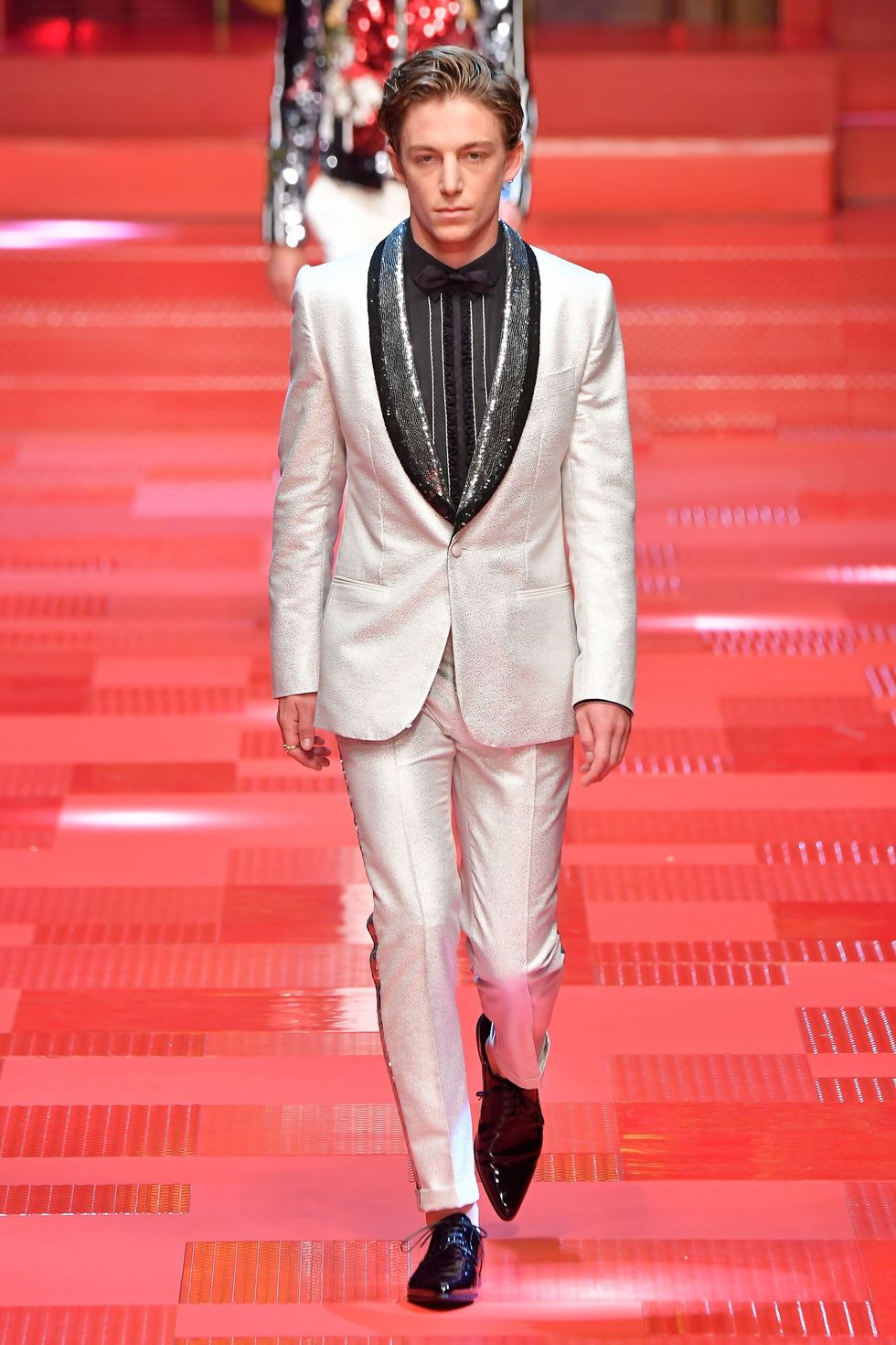Fashion, Suit, White, Fashion model, Clothing, Runway, Red, Formal wear, Fashion show, Haute couture, 