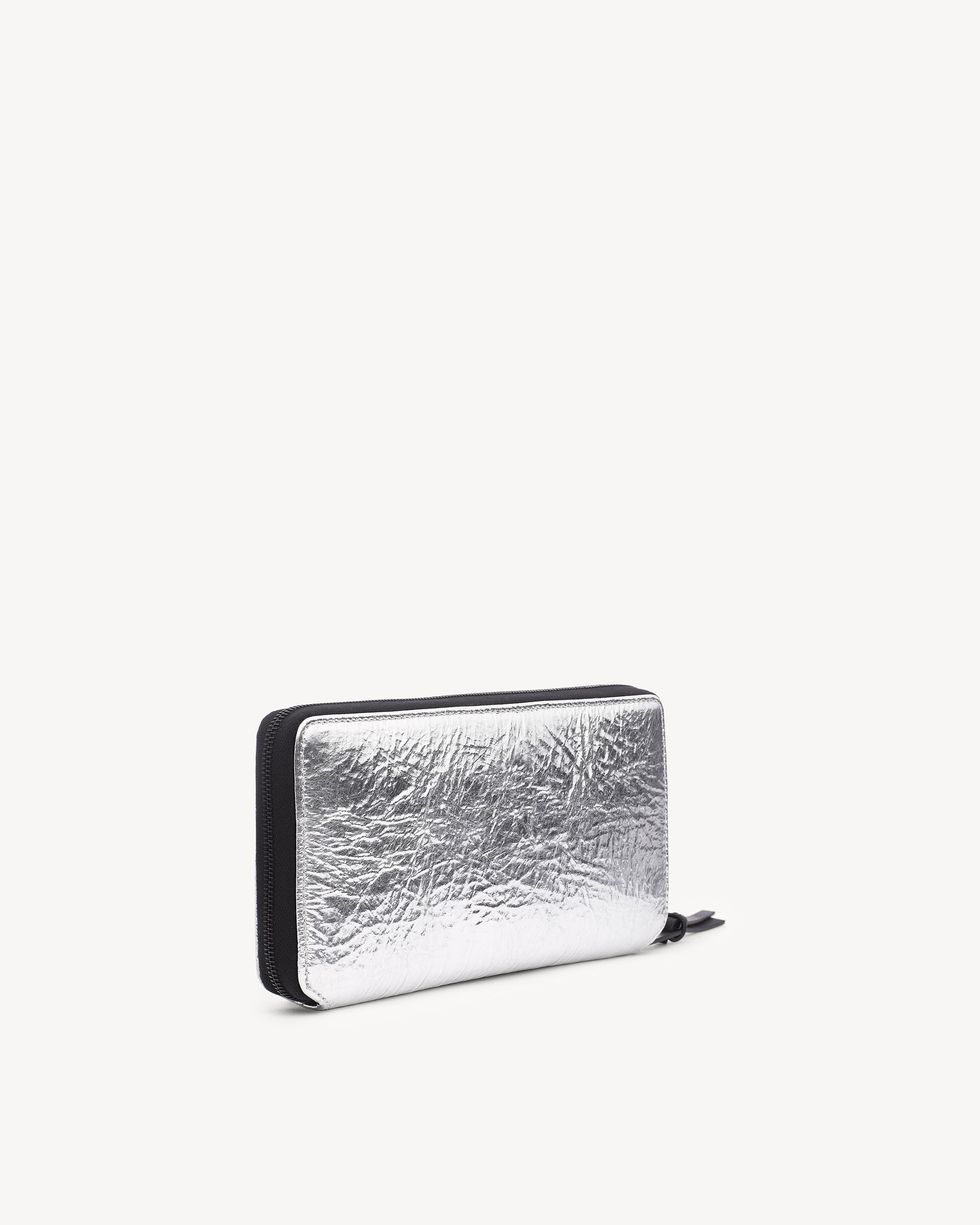 Wallet, Coin purse, Rectangle, Fashion accessory, Silver, Beige, Leather, Silver, Metal, 