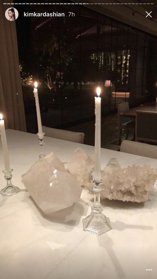 Centrepiece, Candle, Lighting, Tableware, Table, Glass, Interior design, Function hall, Stemware, Wine glass, 