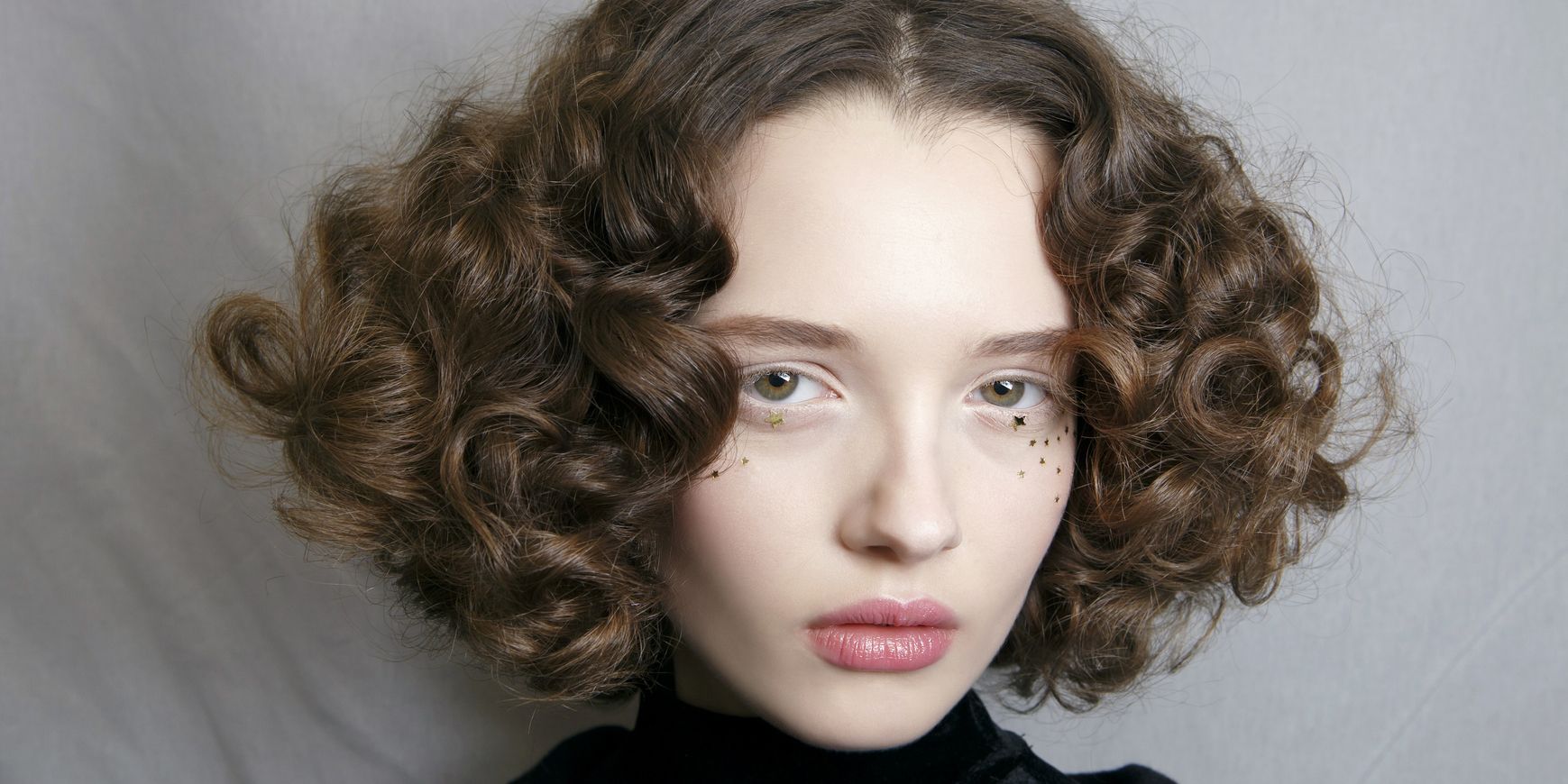 10 Ways To Get Curly Hair Without Heat Hair Straighteners Or