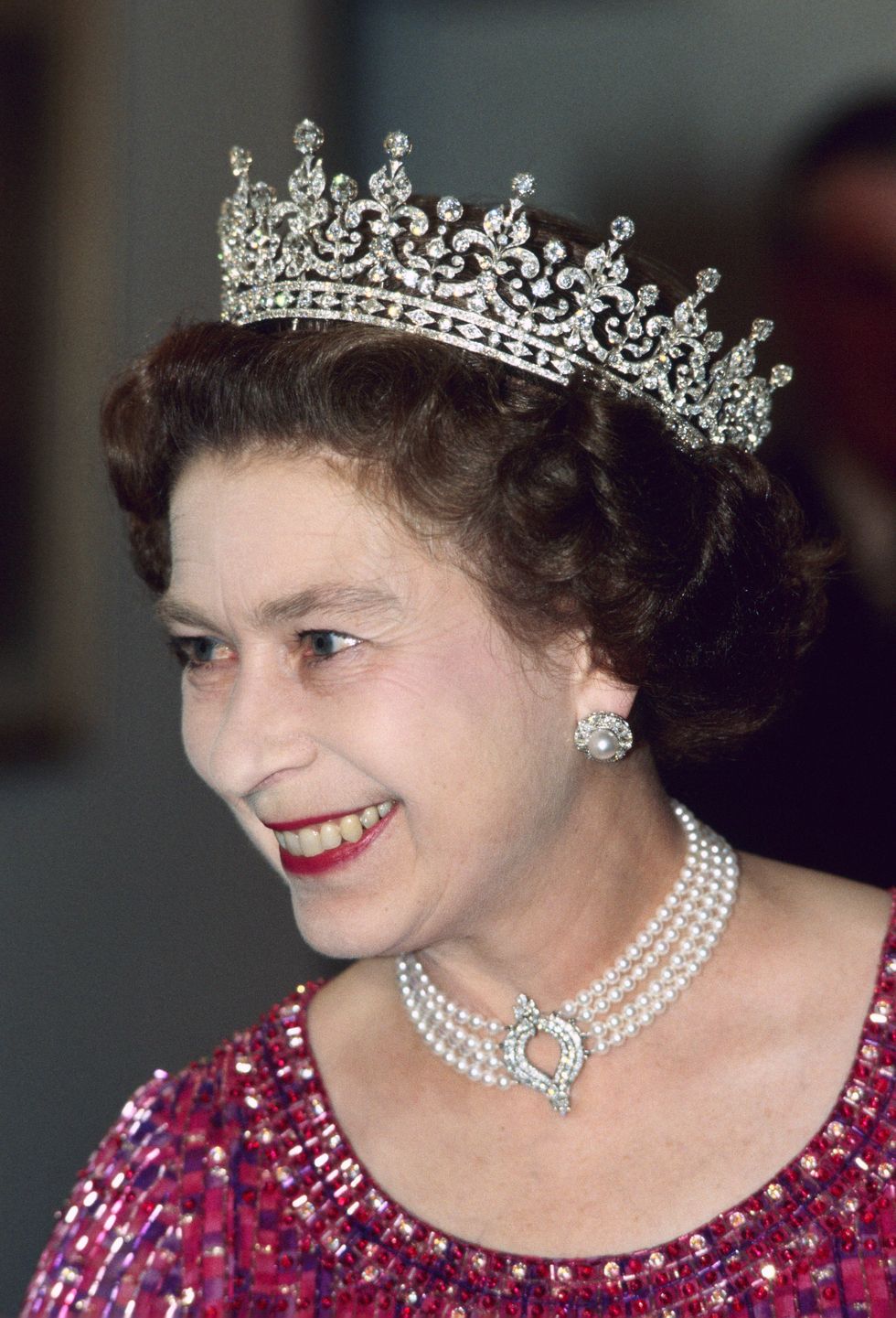 The Queen wearing pearl choker in 1983