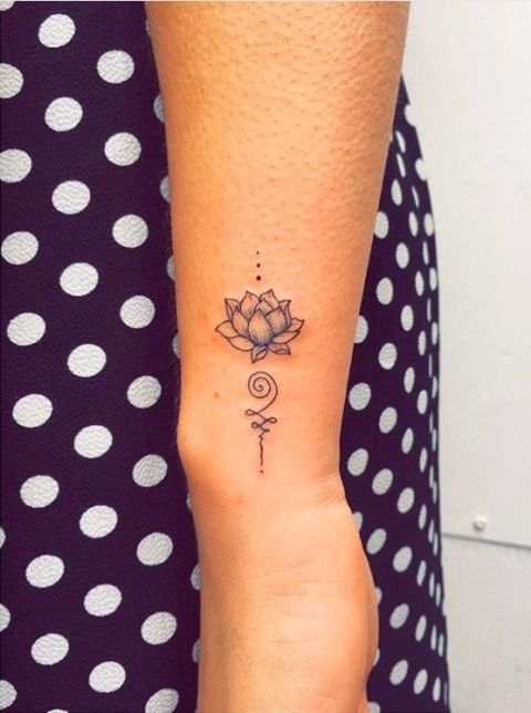 11 Tiny Wrist Tattoos That Prove Understated Things Can Be Really Beautiful  — PHOTOS