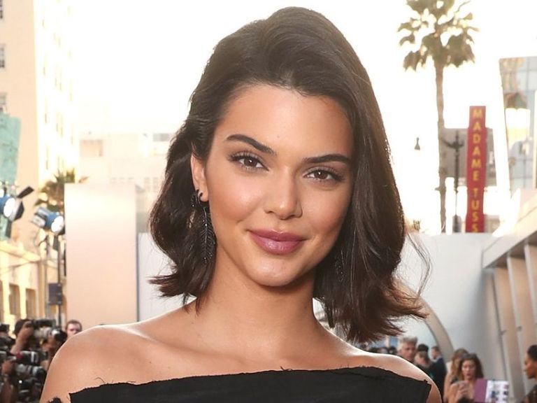 Daily Mail Celebrity on X: Kendall Jenner teams a shoulder-less