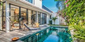 Swimming pool, Property, Real estate, House, Home, Residential area, Resort, Villa, Outdoor furniture, Courtyard, 
