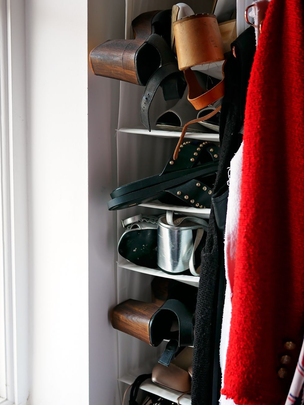 Shelving, Shelf, Carmine, Collection, Household hardware, Boot, 