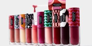 Liquid, Magenta, Text, Pink, Purple, Tints and shades, Lipstick, Violet, Cosmetics, Material property, 