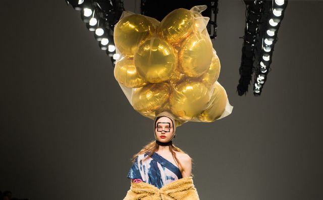 Models present creations from the Matty Bovan collection during their catwalk show on the first day of London Fashion Week Autumn/Winter 2018 in London | ELLE UK