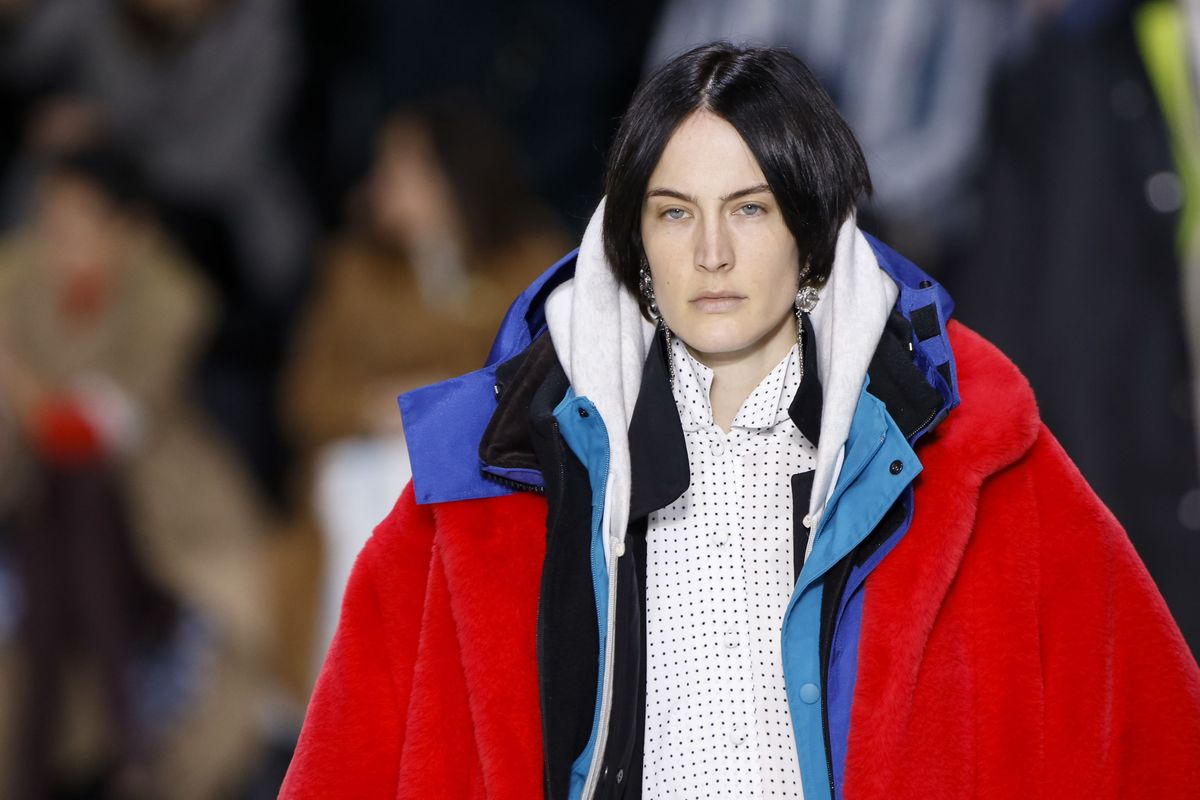 Implement Wardian sag Fremmed Balenciaga and Givenchy Prove, The 'Everything Coat' is Queen At Paris  Fashion Week