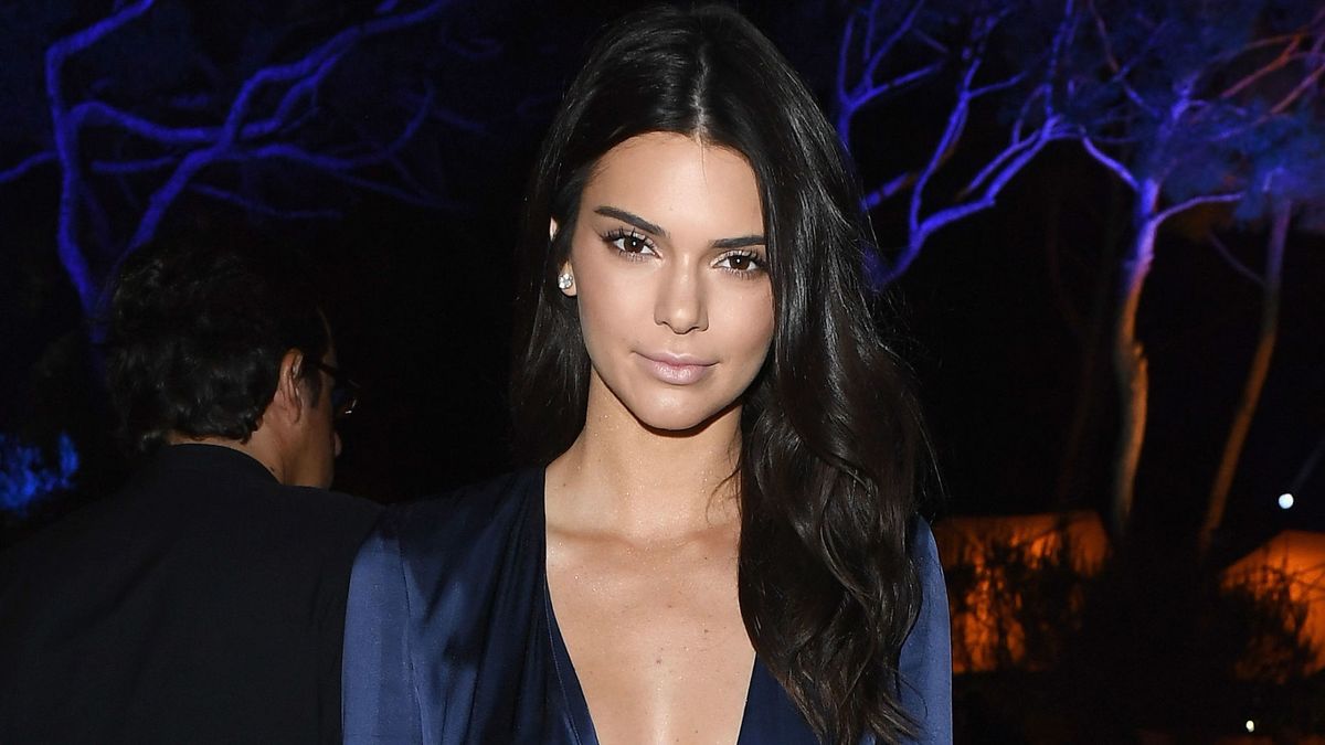 preview for Kendall Jenner Flaunts Her Curves After Confirming She's Dating Blake Griffin