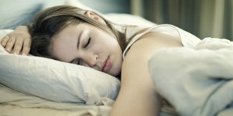 We-moeten-volgens-een-nieuw-onderzoek-twee-keer-per-dag-slapen