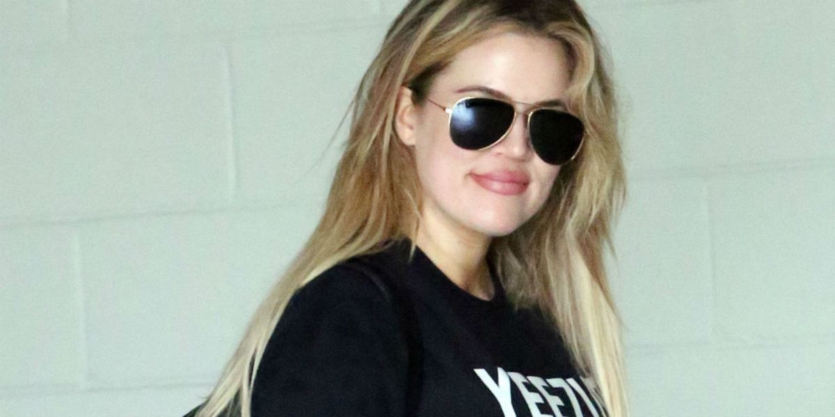 Ouch Khloe Kardashian Laat Haar Tramp Stamp Weglaseren