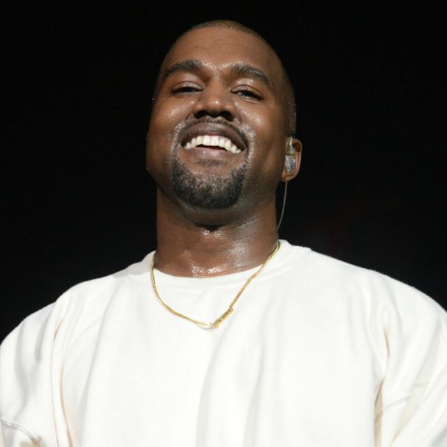 Kanye-West-duikt-in-zijn-nieuwe-videoclip-het-bed-in-met-12-sterren