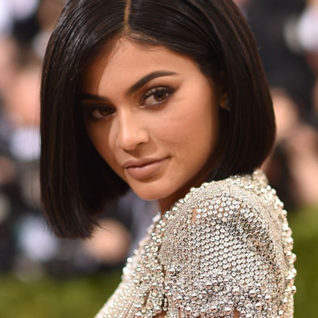 Kylie-Jenner-verdedigt-haar-Lip-Kits-na-nepheidschandaal