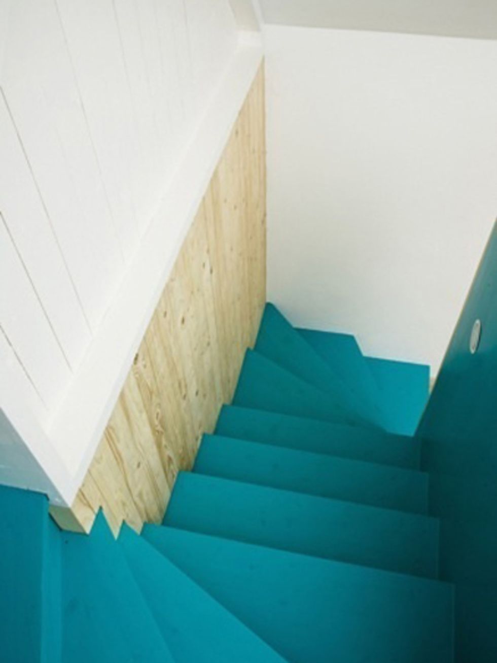 Stairs, Property, Teal, Turquoise, Aqua, Composite material, Paint, Building material, Handrail, 