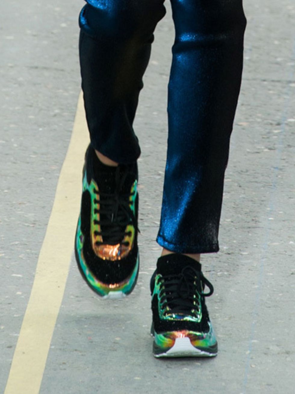Footwear, Leg, Blue, Green, Human leg, Joint, White, Style, Teal, Street fashion, 