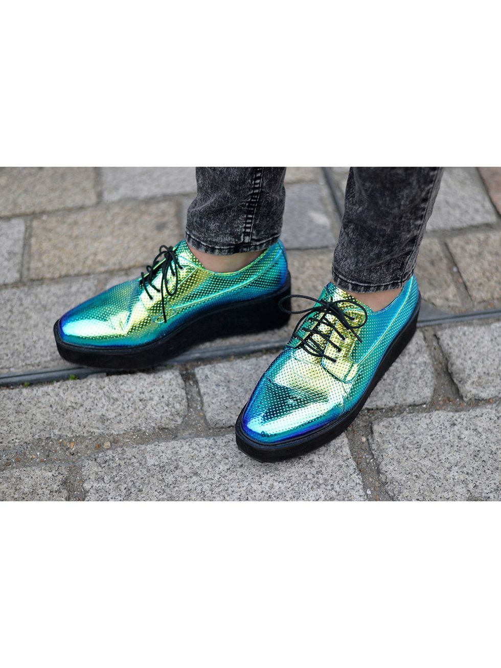 Footwear, Green, Teal, Aqua, Turquoise, Fashion, Pattern, Grey, Street fashion, Walking shoe, 