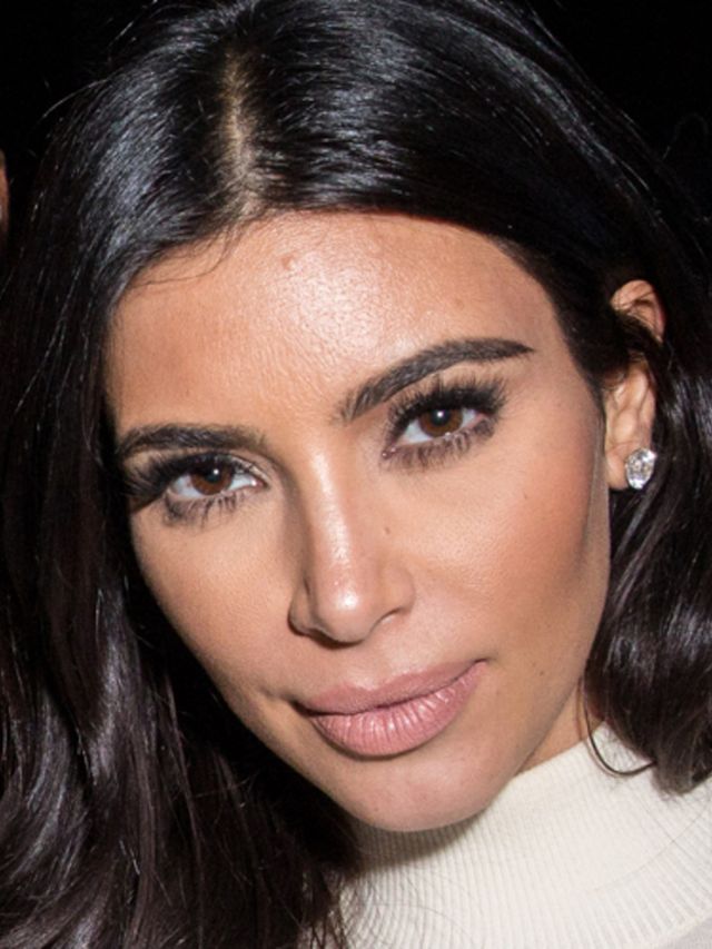 Kim-Kardashian-en-Kanye-West-komen-in-actie-voor-Balmain-met-een-loeihete-foto