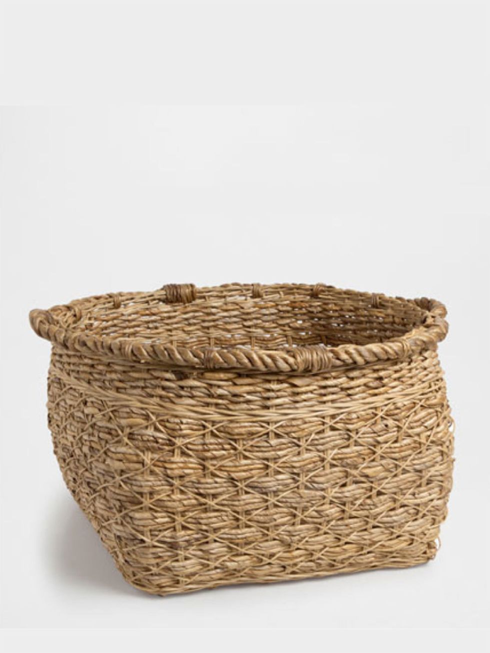 Basket, Storage basket, Wicker, Home accessories, Beige, Laundry basket, Straw, Natural material, Building material, Still life photography, 