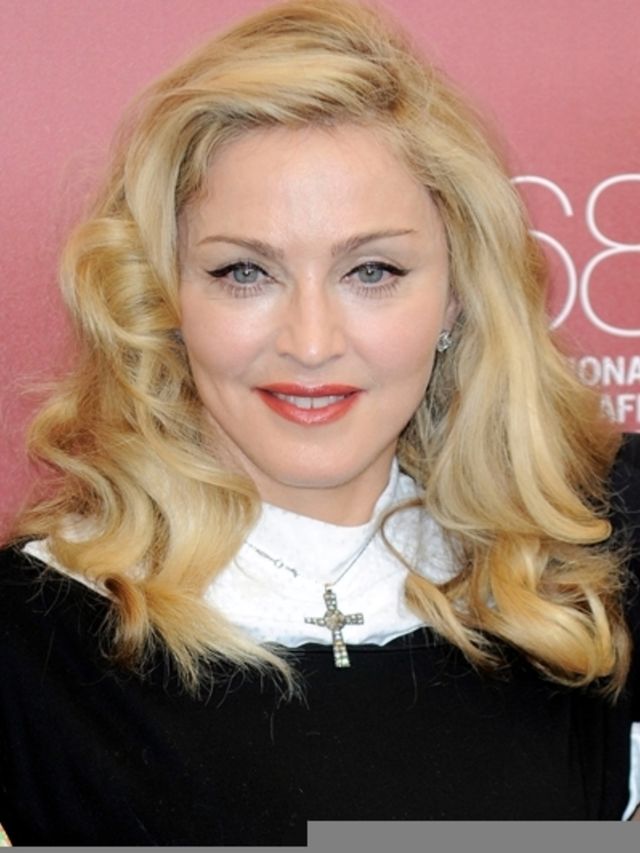 Truth-or-dare-by-Madonna
