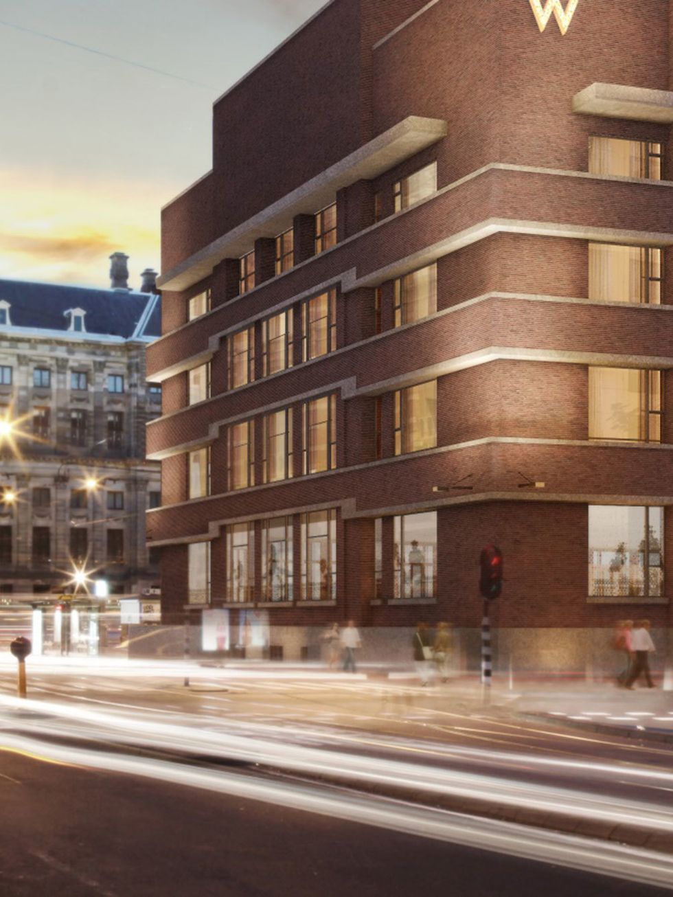 <p>In een pand dat verbouwd is in een mix van historisch en modern design bevinden zich twee restaurants, een event center en een heuze rooftopbar. En dit alles net naast de Dam. &nbsp;<br><br><br>
<strong data-redactor-tag="strong"><a href="http://www.wamsterdam.nl/" target="_blank">W Hotel Amsterdam</a></strong>, Spuistraat 175, Amsterdam<br></p>