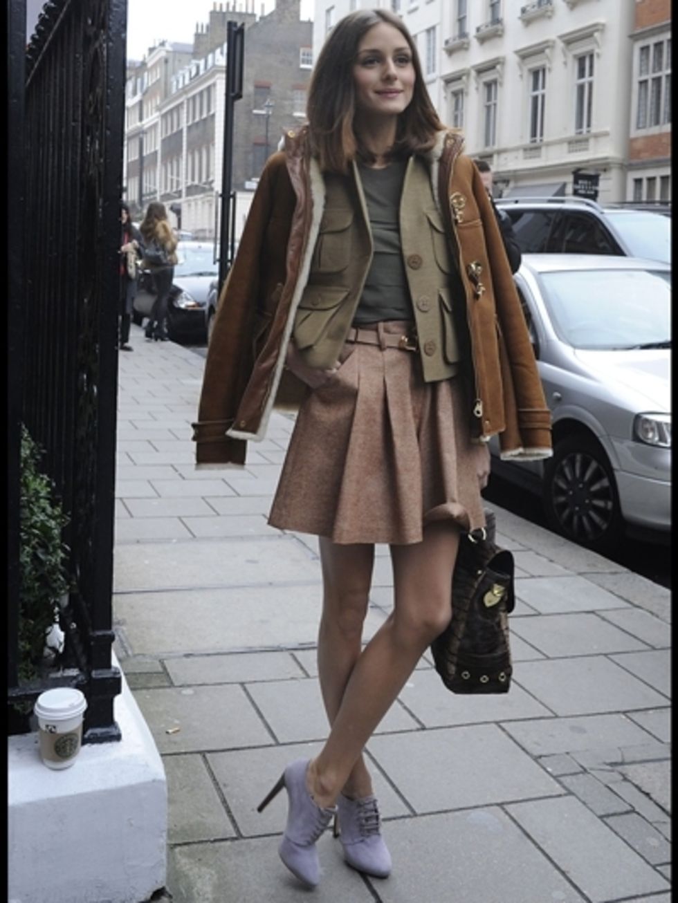 Clothing, Brown, Textile, Outerwear, Human leg, Street, Style, Coat, Street fashion, Khaki, 