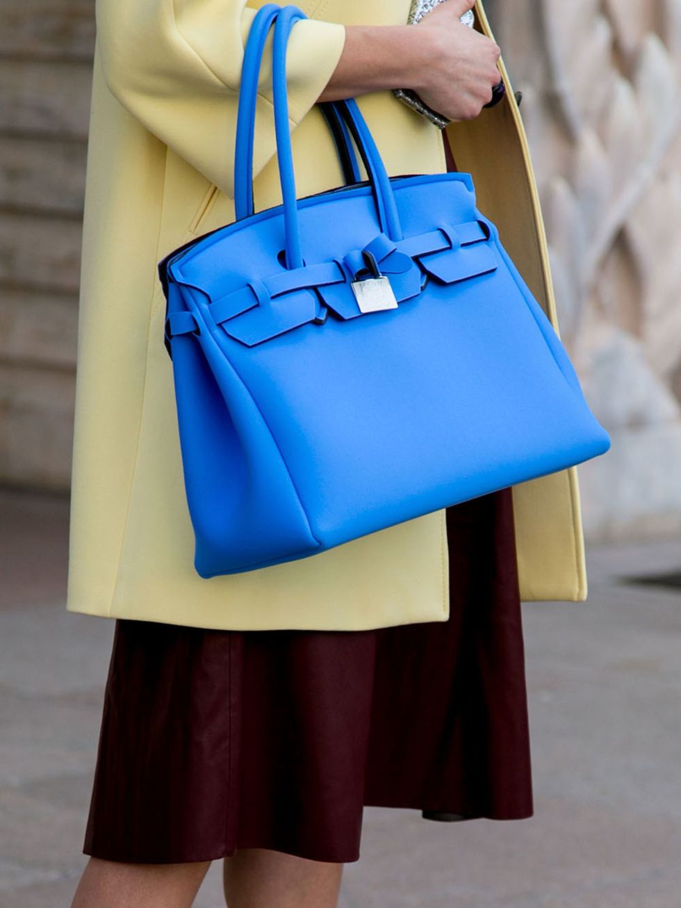 Blue, Bag, Fashion accessory, Style, Electric blue, Luggage and bags, Shoulder bag, Street fashion, Fashion, Cobalt blue, 