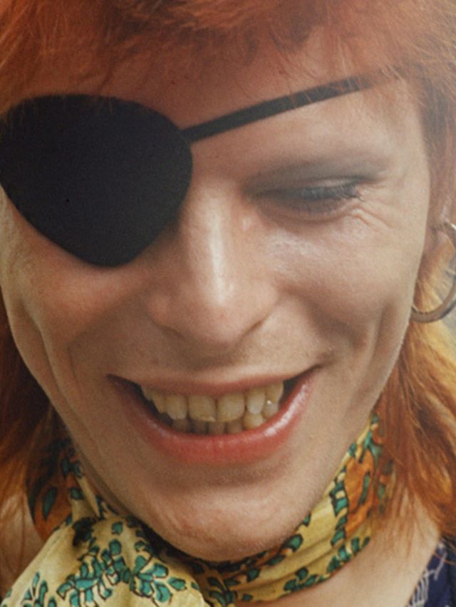 In-beeld-de-ongeevenaard-stijl-van-David-Bowie-1947-2016