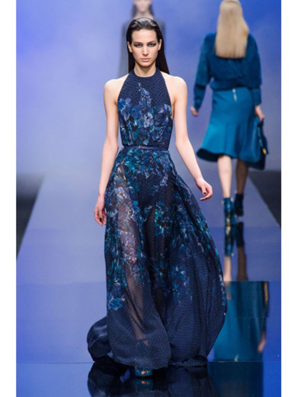 Blue, Dress, Shoulder, Fashion show, Joint, Fashion model, One-piece garment, Style, Formal wear, Electric blue, 