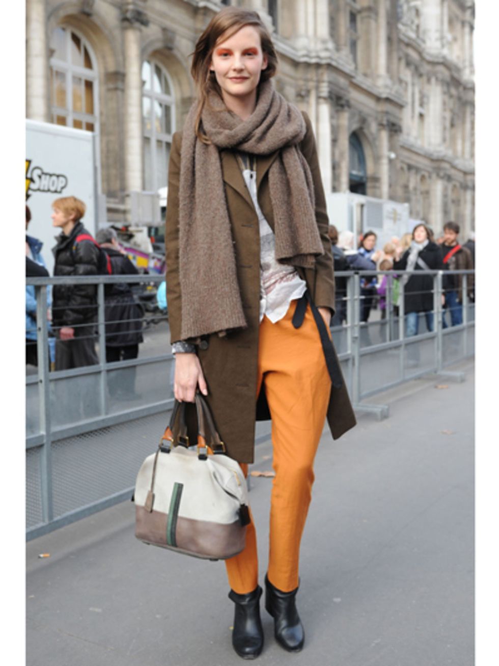 Brown, Textile, Bag, Outerwear, Style, Fashion accessory, Street fashion, Pattern, Orange, Luggage and bags, 