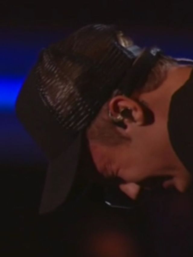 Justin-Bieber-barstte-in-huilen-uit-tijdens-de-VMA-s-maar-waarom
