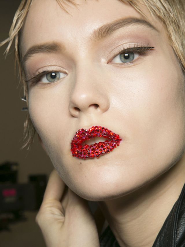 Gespot-kristallen-lippen-Dior-couture