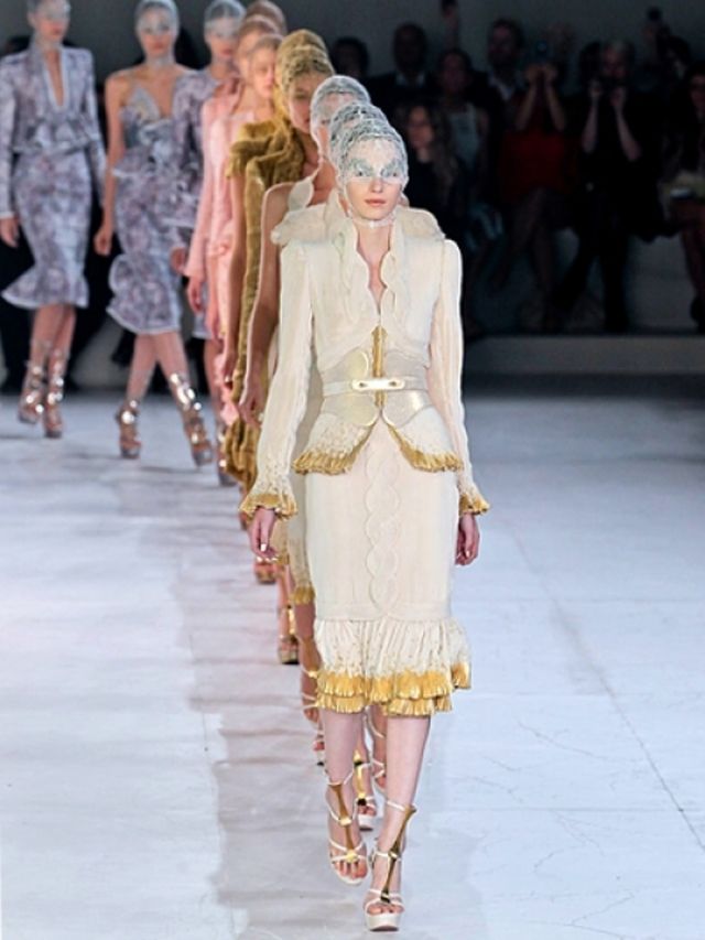 Parijs-Fashion-Week-s-s-2012-McQueen-Valentino