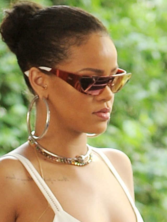3-redenen-waarom-je-blij-wordt-van-Rihanna-s-zomerkledingkast