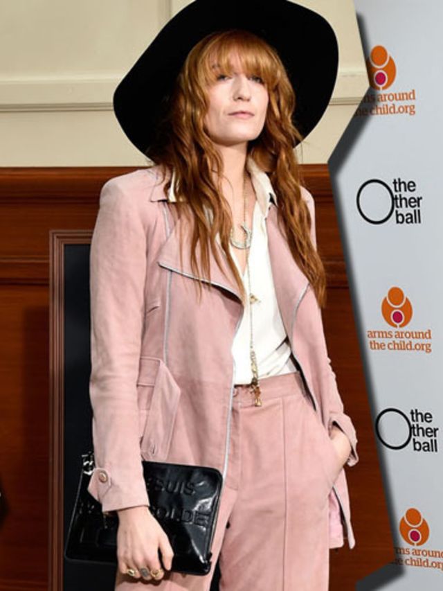 Florence-Welch-is-in-het-land-de-mooiste-outfits-van-dit-flamboyante-stijlicoon