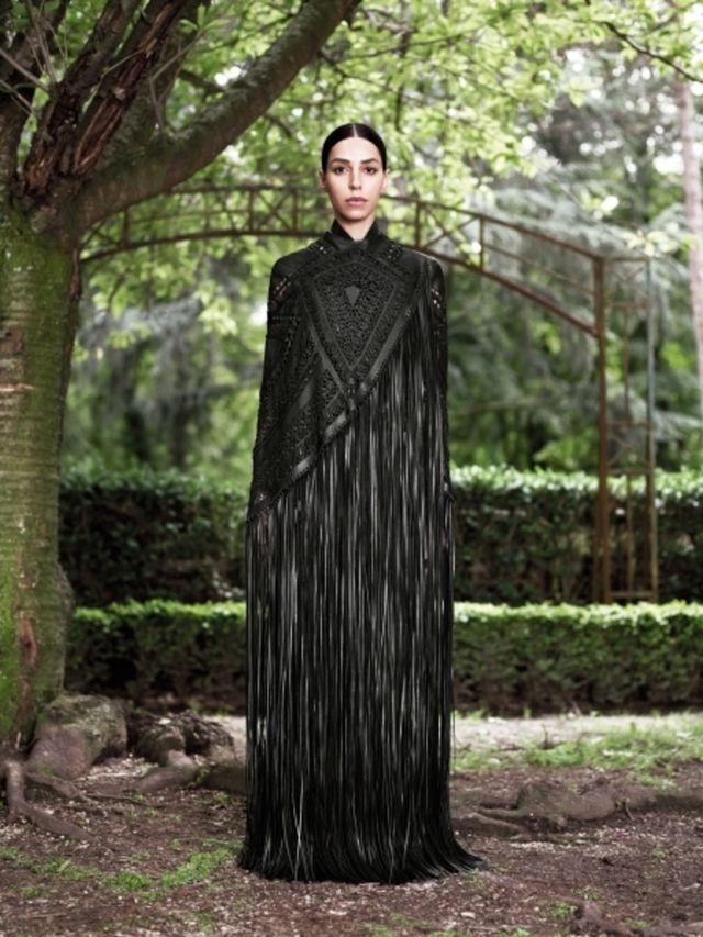 Givenchy-stopt-met-haute-couture