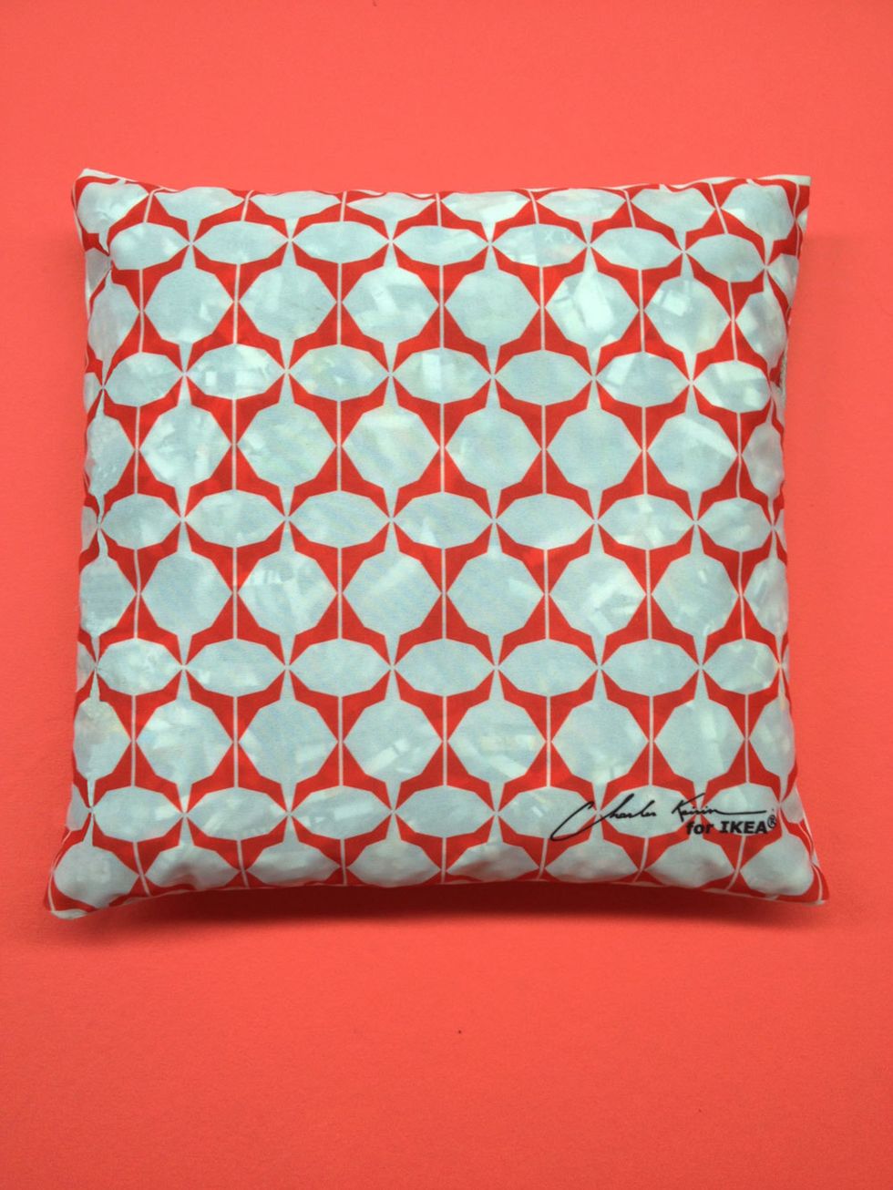 Red, Textile, Pattern, Pillow, Cushion, Linens, Throw pillow, Home accessories, Rectangle, Coquelicot, 
