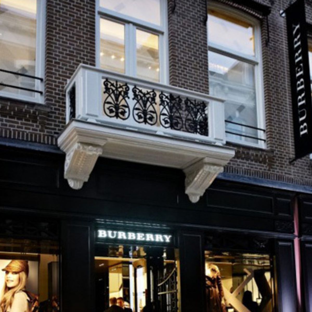 longontsteking fluweel verhoging Burberry Store @ Amsterdam