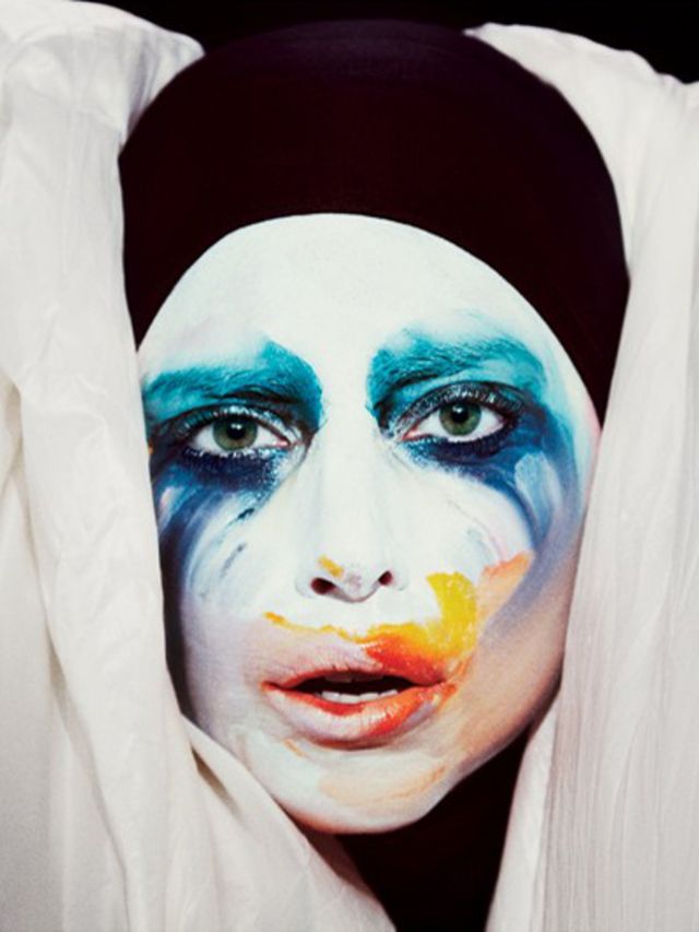 Lady-Gaga-is-back
