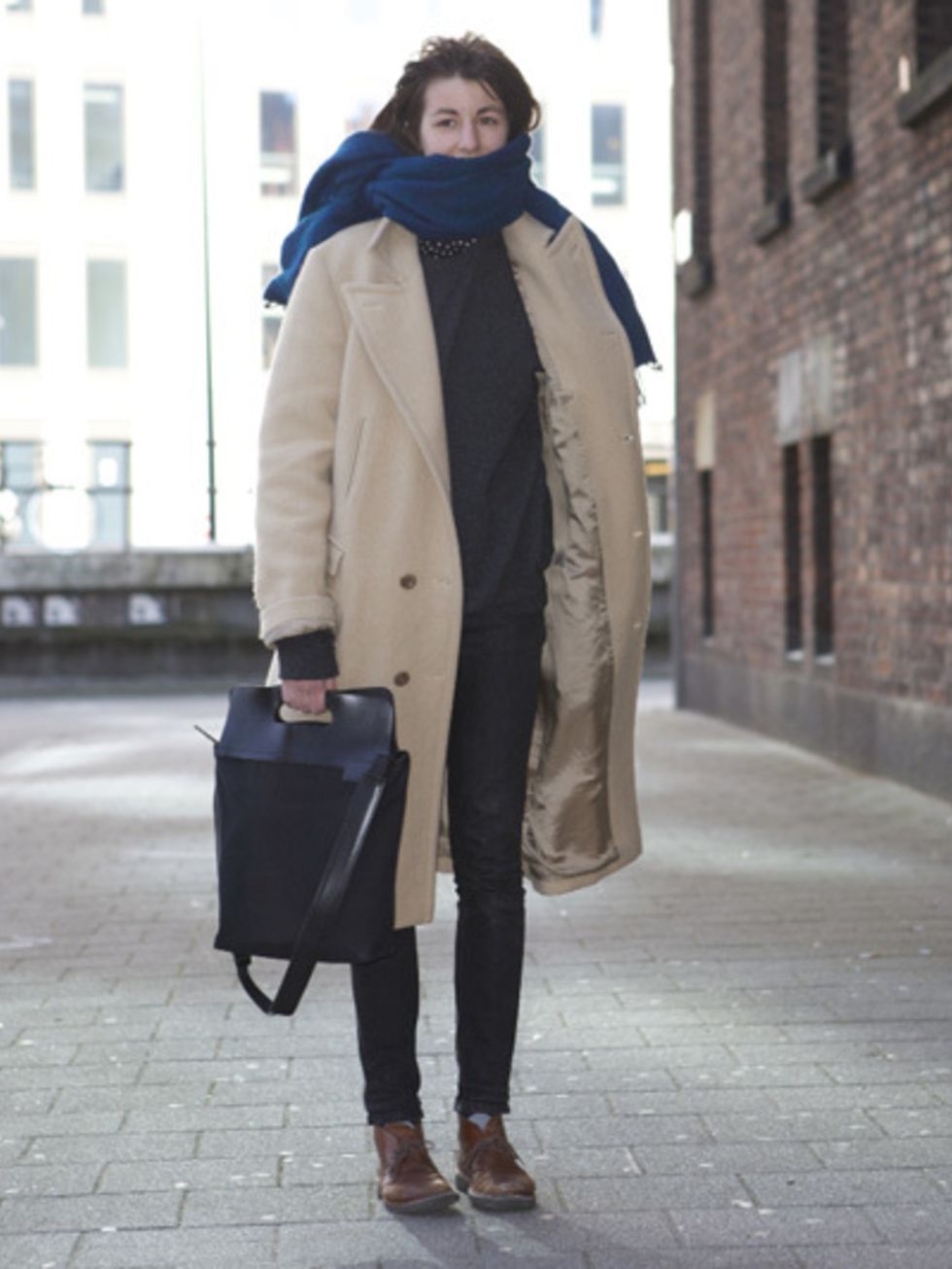 Clothing, Brown, Window, Textile, Shoe, Outerwear, Coat, Winter, Style, Street fashion, 