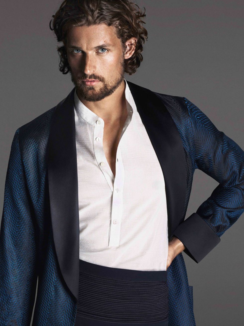 Clothing, Hairstyle, Collar, Sleeve, Facial hair, Shoulder, Dress shirt, Textile, Outerwear, Style, 