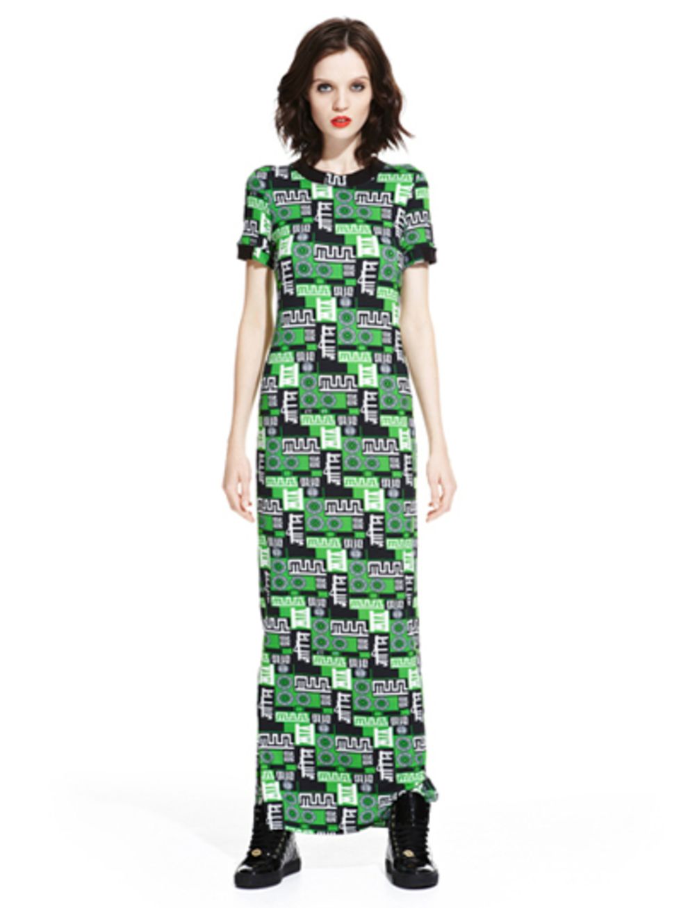 Clothing, Green, Sleeve, Shoulder, Dress, Textile, Standing, One-piece garment, Formal wear, Style, 