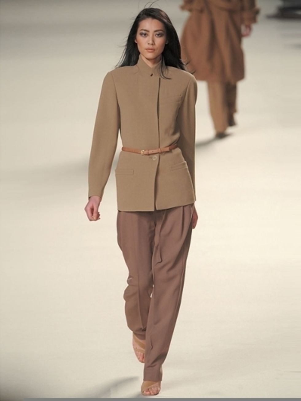 Brown, Sleeve, Trousers, Khaki, Shoulder, Collar, Fashion show, Standing, Joint, Outerwear, 
